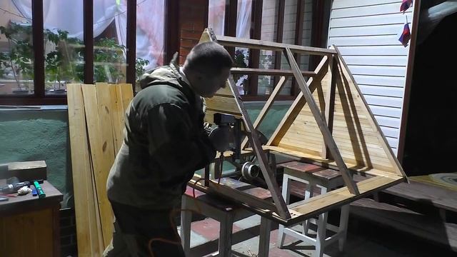 Полезная самоделка из старых досок! Сделай и ты себе. смотреть онлайн