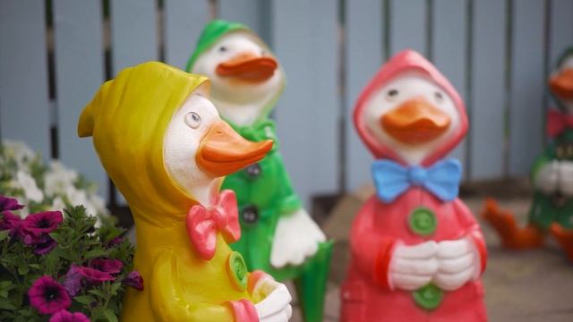 Садовые фигуры гномов и утят из полистоуна смотреть онлайн