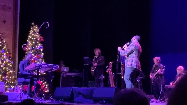 Darlene Love's background singer - terrific gospel solo - live@Count Basie - Red Bank, NJ - Dec 202 смотреть онлайн
