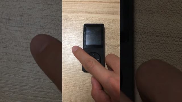 Arungo MP3 Player turn on and turn off. смотреть онлайн