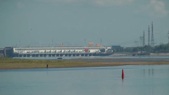 Плотина Воткинской ГЭС, город Чайковский смотреть онлайн
