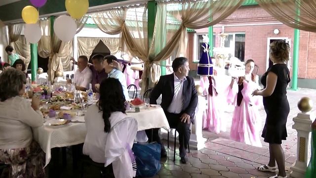 Русские официанты в восточной кухне смотреть онлайн