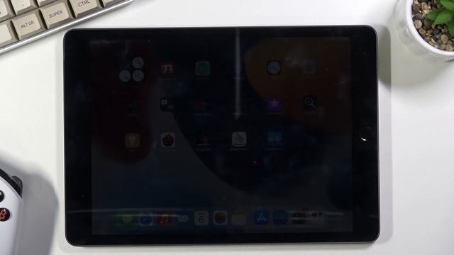 How to Connect Gamepad to iPad 9th Gen | Pair Xbox Controller with iPad 2021 смотреть онлайн