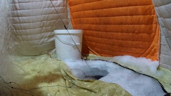 РЫБАЛКА НА СЕТИ ! ПРОВЕРКА ЗИМНИХ СЕТЕЙ ! УЛОВ , КАК ВСЕГДА ОТЛИЧНЫЙ ! РЫБАЛКА НА УРАЛЕ НА СЕТЬ !!!