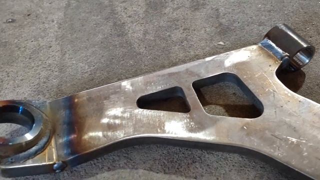 Усиленные передние рычаги для лифтованных Suzuki Grand Vitara /Escudo, со съёмными шаровыми смотреть онлайн