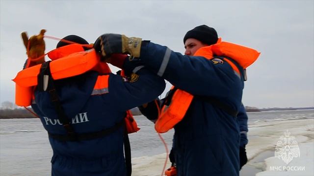 СПАСЕНИЕ ИЗ ПОЛЫНЬИ | СПАСЕНИЕ СО ЛЬДИНЫ | ВОДОЛАЗНЫЕ РАБОТЫ смотреть онлайн