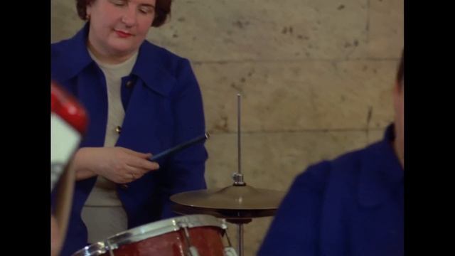 ЧТО ПОДАРИТЬ ЖЕНЩИНЕ (девушке) на Новый Год. Подарок на Новый Год. Подарок девушке на Новый Год. смотреть онлайн