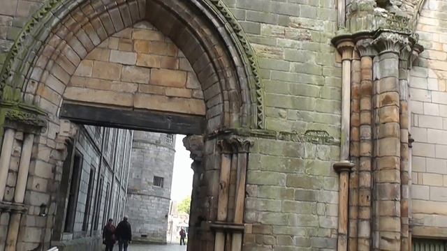 2014, September. Holyrood Palace смотреть онлайн