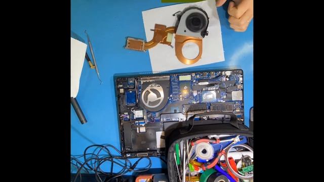 Dell Latitude 5591 Replace thermal paste смотреть онлайн