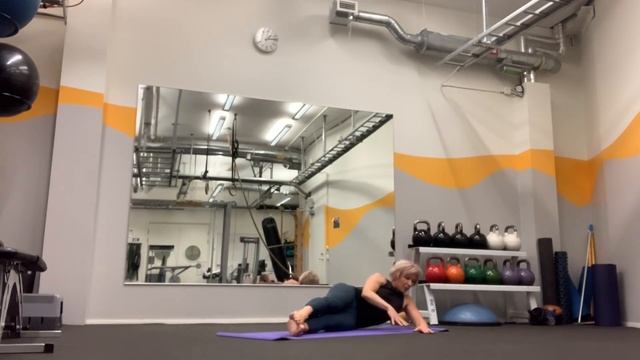 Пилатес для начинающих девчонок 50+ и младше.#пилатес#тренировкадома