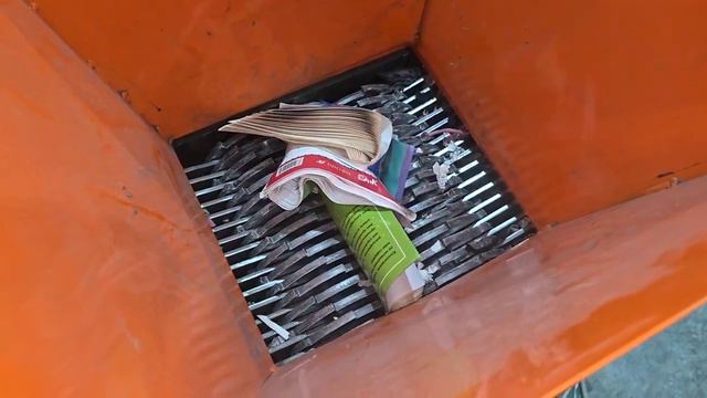 Промышленный шредер бумаги и книг _ Paper Shredding - Books _ shredder for books смотреть онлайн