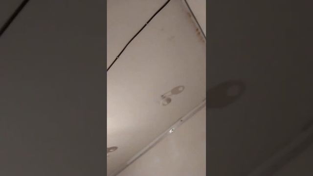 До натяжки потолка.Потолки: световые линии, порящие и скрытый карниз ПК5. ВК @smaestro смотреть онлайн