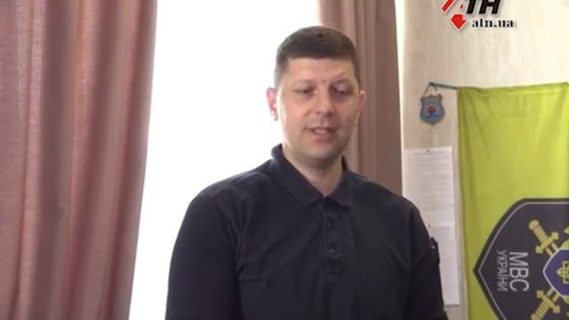 'Я уже сейчас помогаю полиции' В Харькове появился самый юный помощник патрульных. 19 06 2017 смотреть онлайн