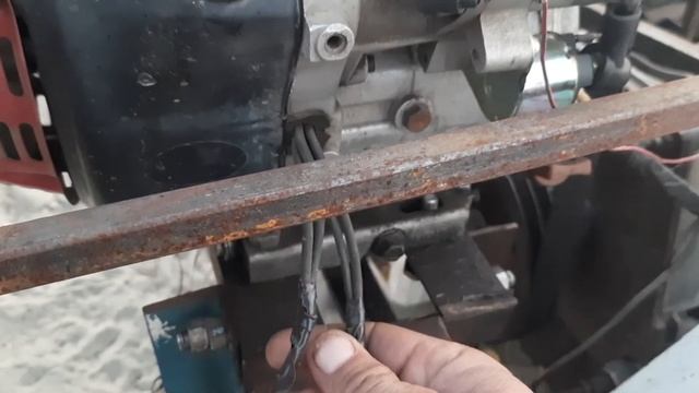 КАК ПОДКЛЮЧИТЬ ГЕНЕРАТОР К ДВИГАТЕЛЮ ОТ МОТОБЛОКА смотреть онлайн