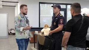 Салон Лексус пытается обмануть клиента. Полиция устраняет нарушения. Поломка Тойота Хайлендер.