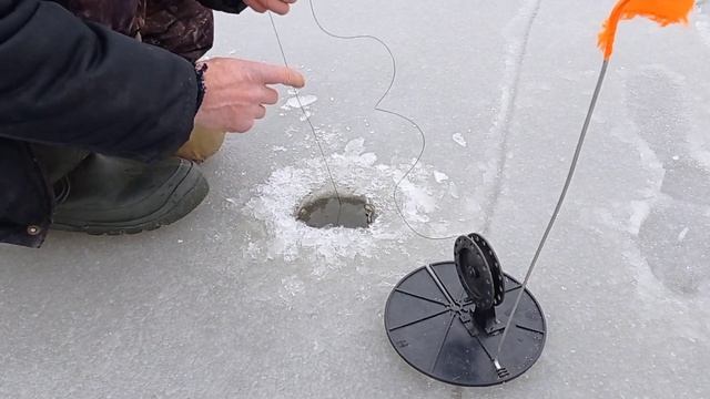 Перволедок 2020.Щука на живца.Хватки щуки.Первый лёд 2020-2021.Окунь на живца.Клев щуки на жерлицы смотреть онлайн