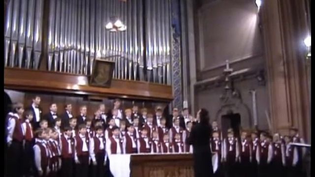 Альфред Шнитке Три духовных хора-Boys choir Dzvinochok смотреть онлайн