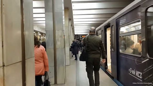 "Космический поезд" на станции "Щукинская" смотреть онлайн