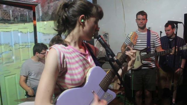 Frankie Cosmos - Leonie + Field Day + Birthday Song (Live at DBTS) смотреть онлайн