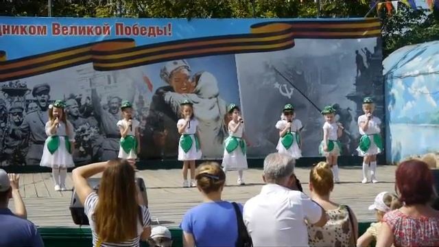 Арт- студия KREATIFF Младшая группа - Лягушачий хор смотреть онлайн