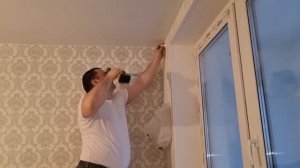 Как повесить карниз?-Монтаж карниза на стену