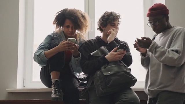 How to Lock Chat on WhatsApp in iPhone with New Chat Lock Feature - WhatsApp chat lock Kaise Kare смотреть онлайн