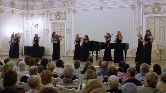 В. Монти "Чардаш". Исполняют "Виртуозы Якутии". смотреть онлайн