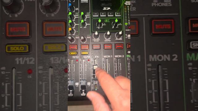 MACKIE MIXER ONYX12
