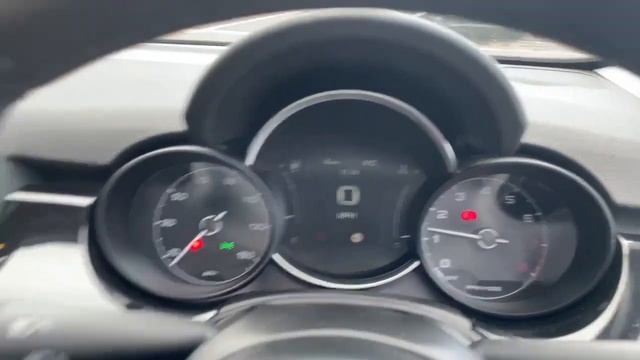 Fiat 500X 1.0 City Cross Manual in Cinema Black - GL20XGF смотреть онлайн