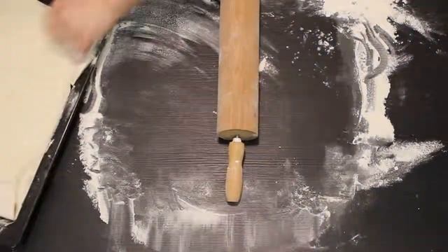 БОМБИЧЕСКИЙ ПИРОГ К ВИНУ!!!! ПИРОГ С СЫРОМ С ПЛЕСЕНЬЮ И ГРУШЕЙ. смотреть онлайн