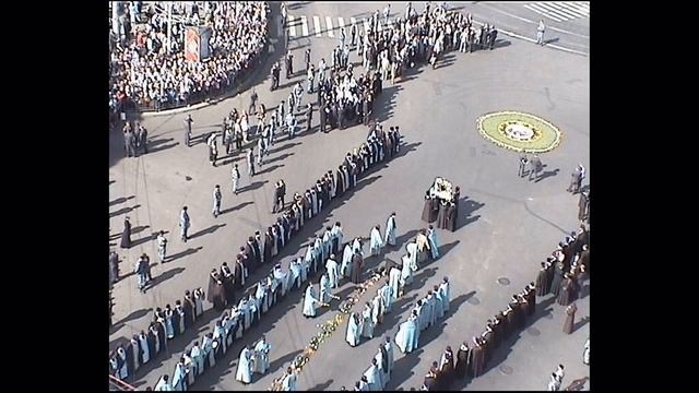 Принесение иконы "Знамение". Фото смотреть онлайн