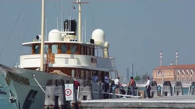 Johnny Depp's VAJOLIROJA in Venice смотреть онлайн