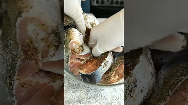 Это очень вкусно! Как приготовить стейки пангасиуса в духовке за полчаса #shorts смотреть онлайн