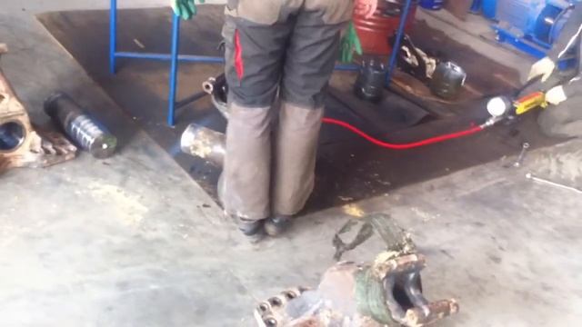 Распресовка оси балансира Ивеко смотреть онлайн