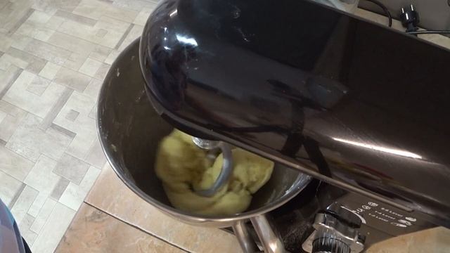 Готовлю для сына. Домашнее песочно-дрожжевое печенье. смотреть онлайн