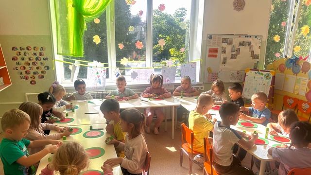 21-09-2023 Аппликация в старшей группе . «Сочный арбуз" смотреть онлайн