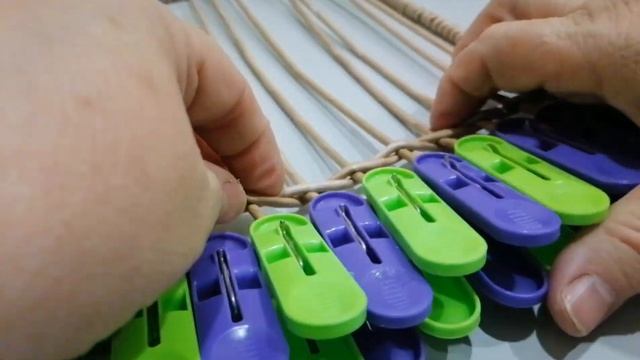 я плету из газетных трубочек \ фруктовница или квадратная тарелка под фрукты смотреть онлайн