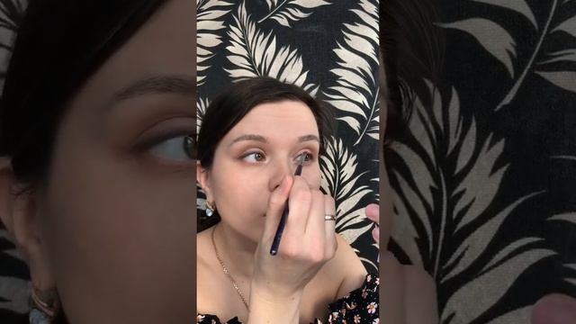 Дневной макияж , попробуй разбери и повтори ) смотреть онлайн