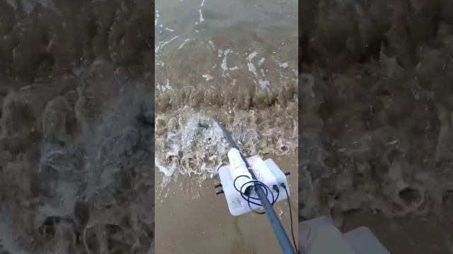 Prueba en playa del detector de metales pi polones смотреть онлайн