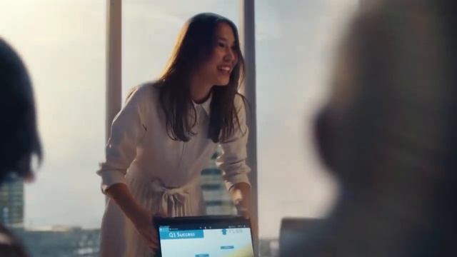 Lighter Than Air - The All-New HP Elite Dragonfly смотреть онлайн