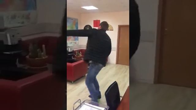 Лезгинка на Гироскутере Просто Умора (Новый вид лезгинки) смотреть онлайн