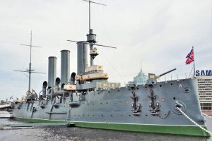 В Петербурге спущен на воду крейсер «Аврора»