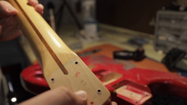 Dealing with Weirdos I Saving a 1957 Stratocaster Reissue смотреть онлайн
