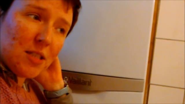 Зачем в Европе заклеивать окна