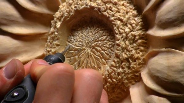 SUNFLOWER WOODCARVING - Relief Wood Carving A Sunflower With Depth and Unique but Simple Textures