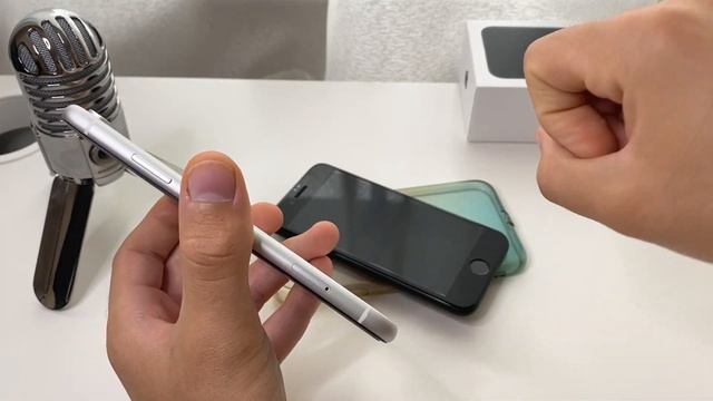 iPhone XR или iPhone SE 2020 - ЧТО ВЫБРАТЬ? смотреть онлайн