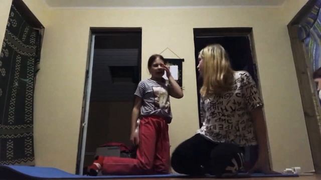 Йога челенж пошёл не по плану смотреть онлайн