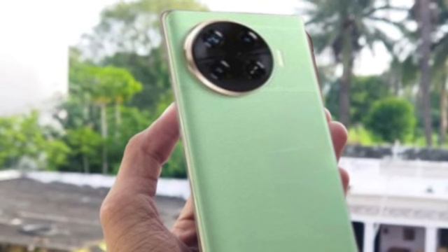 Tecno Spark 20 Pro Plus Unboxing, price & first look смотреть онлайн