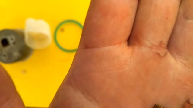 КМ конденсаторы в автомобильных часах. Содержание драгметаллов. смотреть онлайн