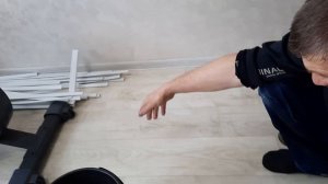 следы от шин на линоулеме